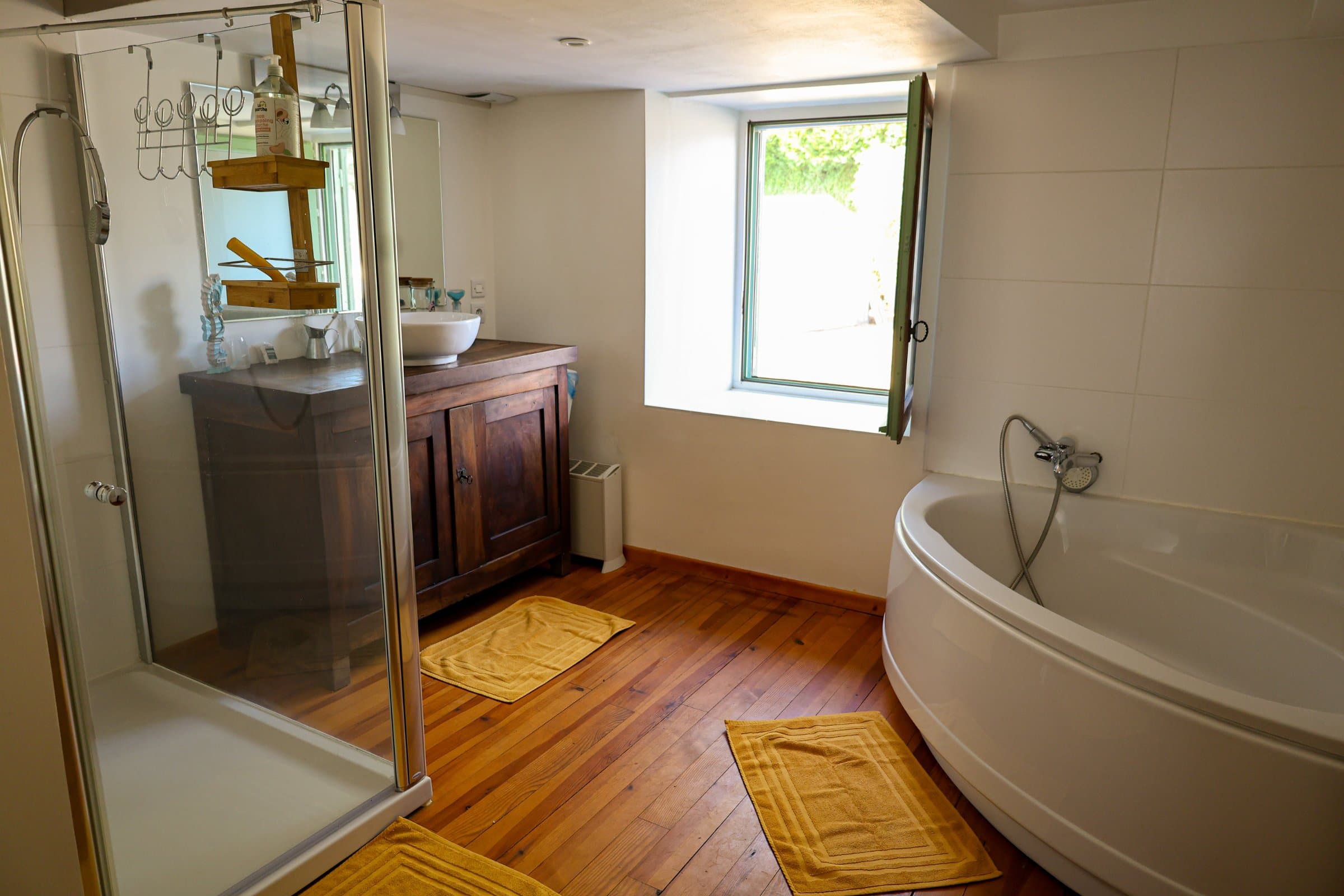 Salle de bain partagée